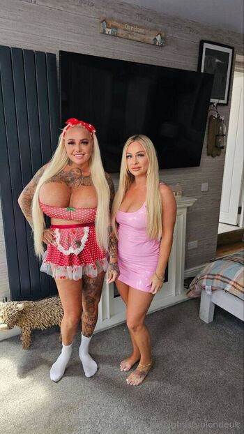 bigbustyblondeuk
