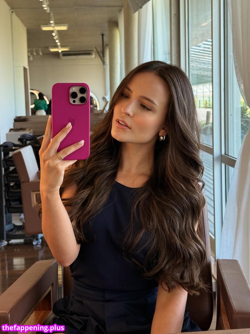 Larissa Manoela