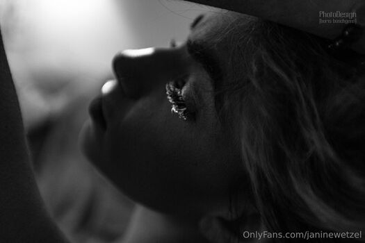 selina_frost