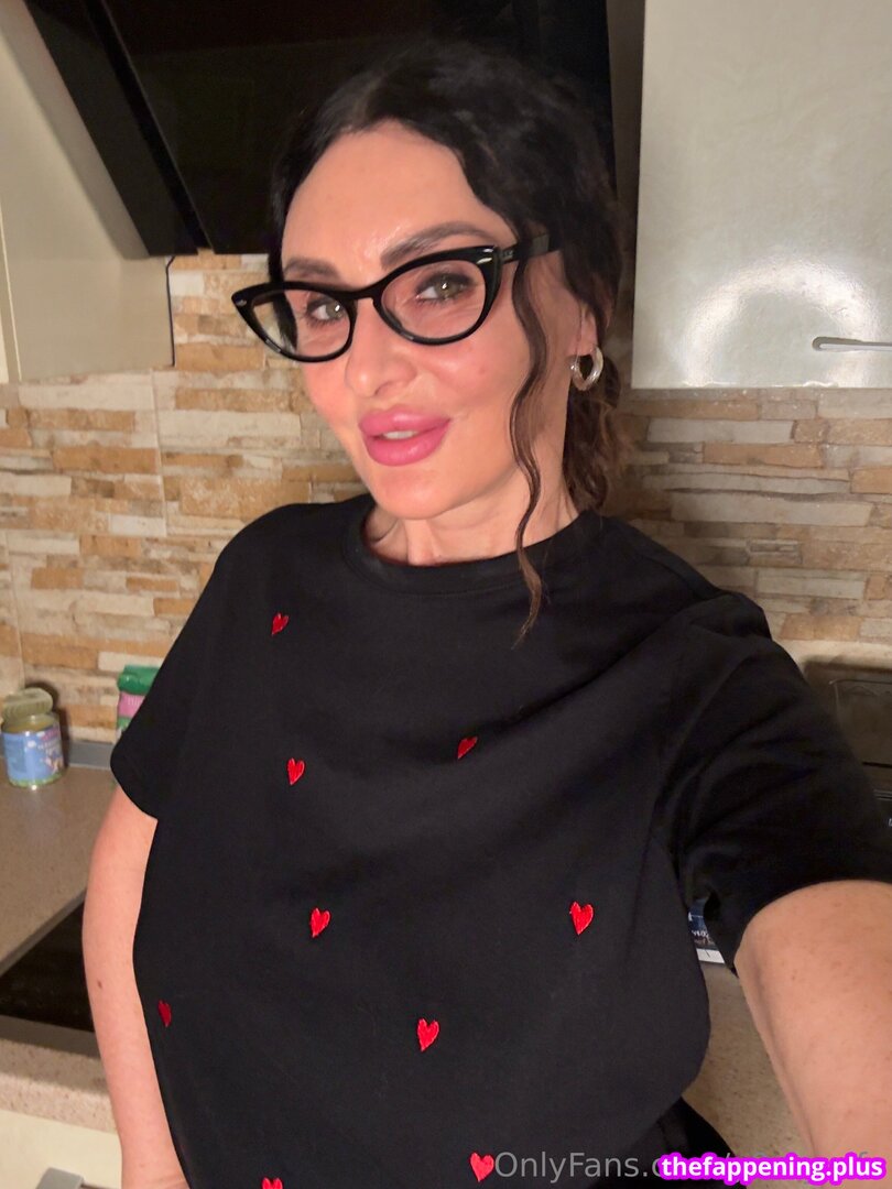 y0ur_wife